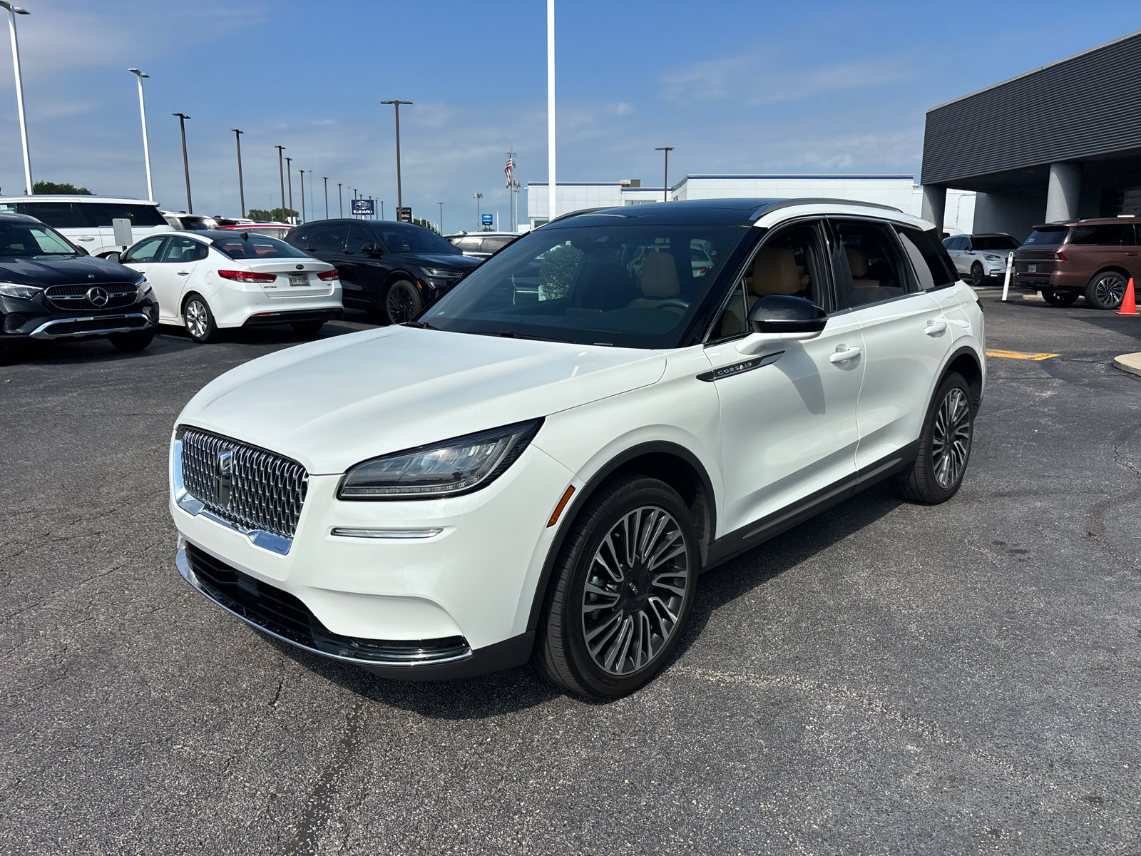 Certified 2021 Lincoln Corsair Reserve w/ Elements Package AWD/4WD image 3