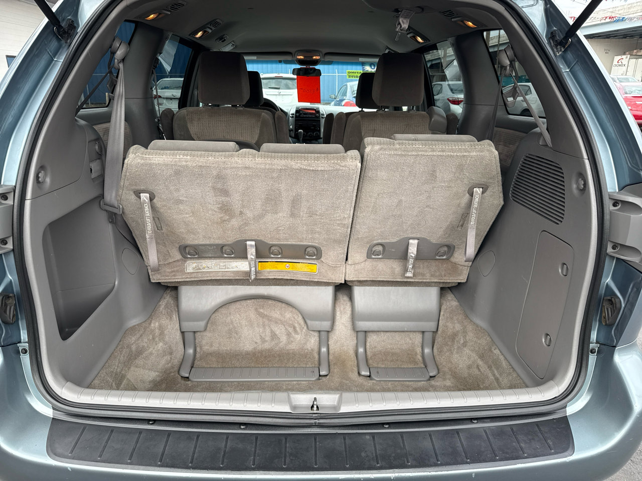 Used 2010 Toyota Sienna LE image 5