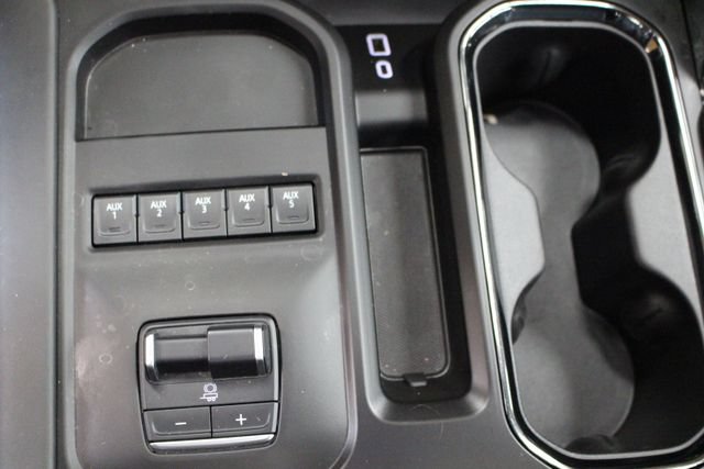 Used 2025 GMC Sierra 2500 AT4X AWD/4WD image 31