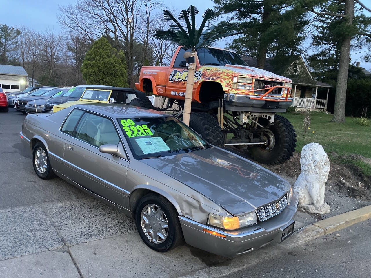 Used 2000 Cadillac Eldorado ESC w/ Comfort/Convenience Pkg FWD image 2
