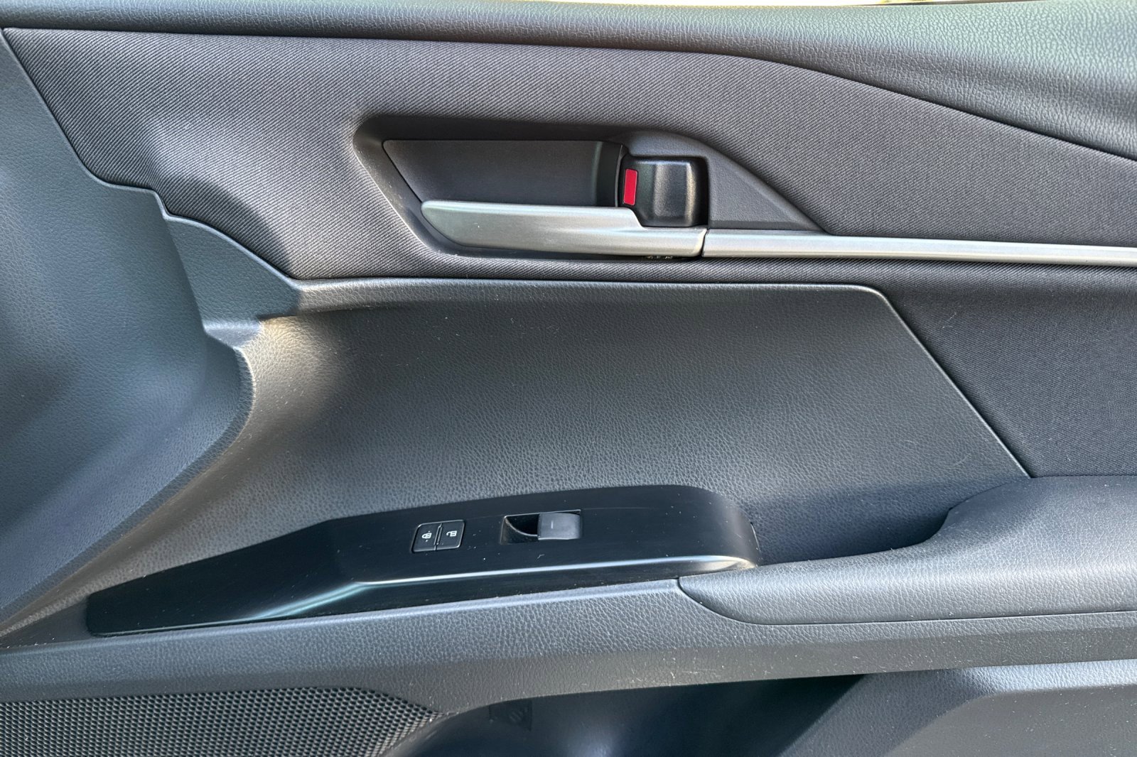 Used 2025 Toyota Camry LE image 20