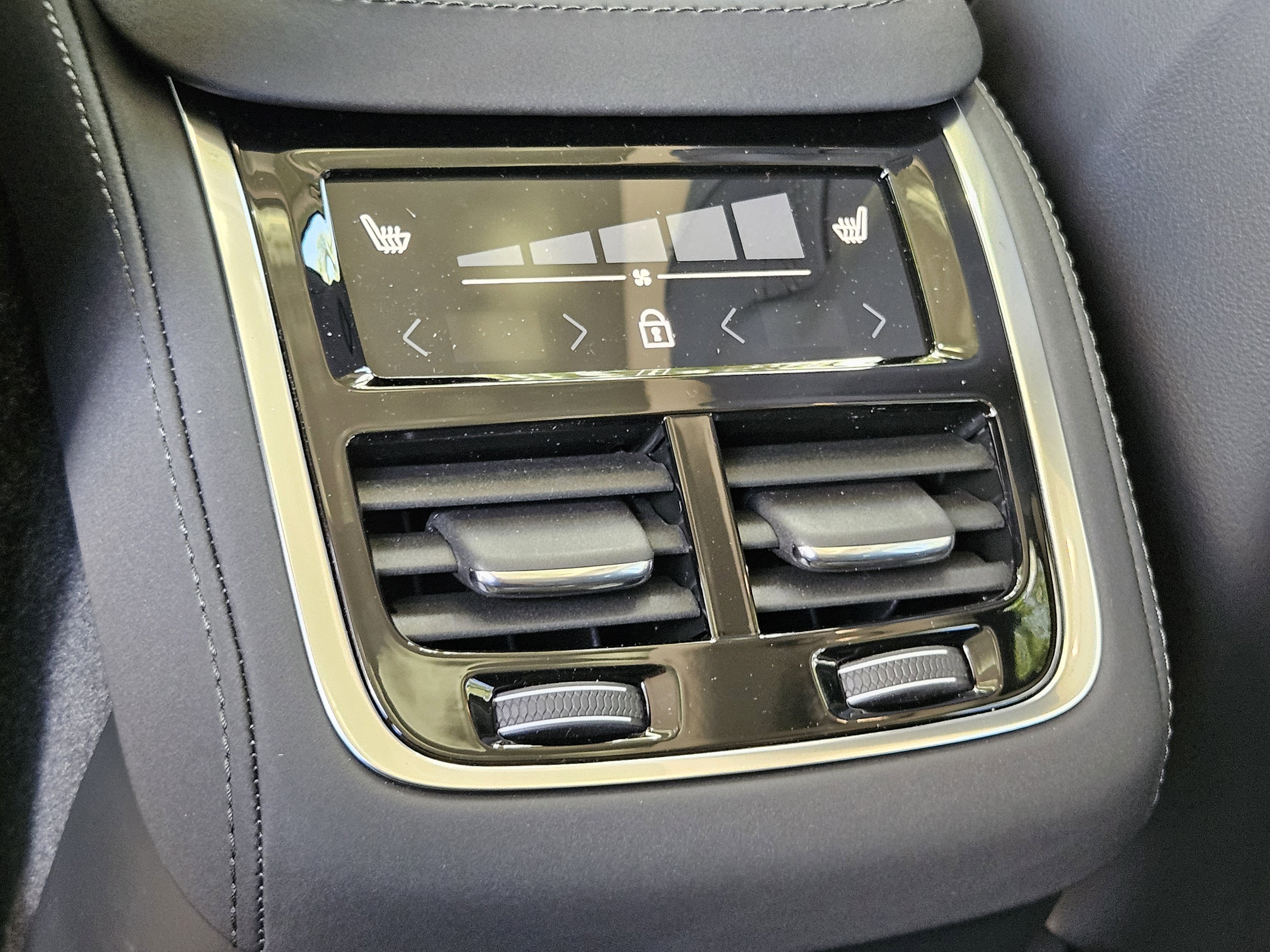 New 2026 Volvo XC90 B5 Core w/ Protection Package image 20