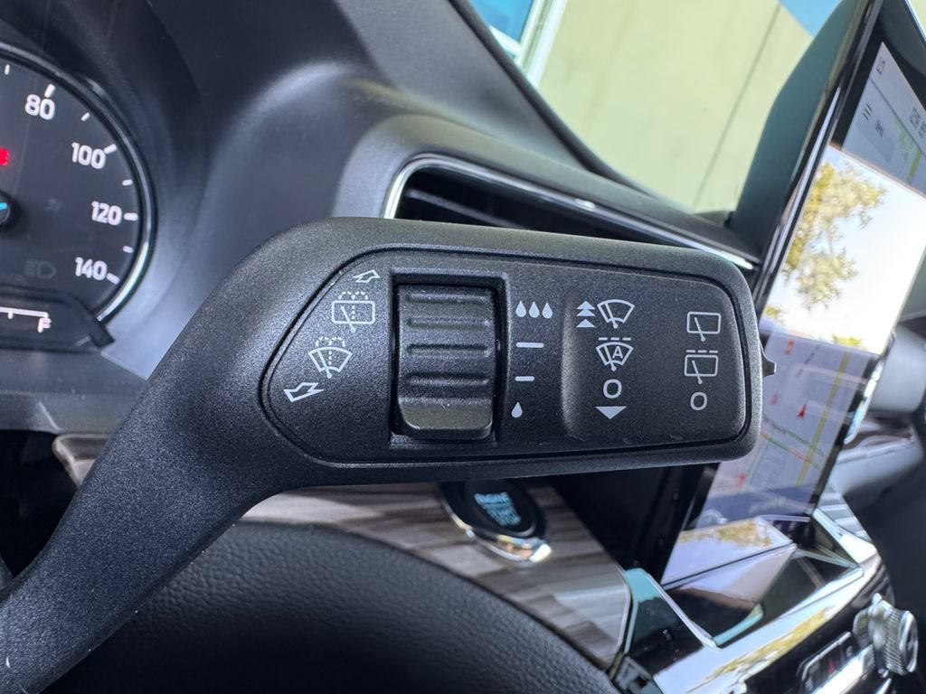 Used 2023 Ford Explorer Limited w/ Limited Technology Package AWD/4WD image 11
