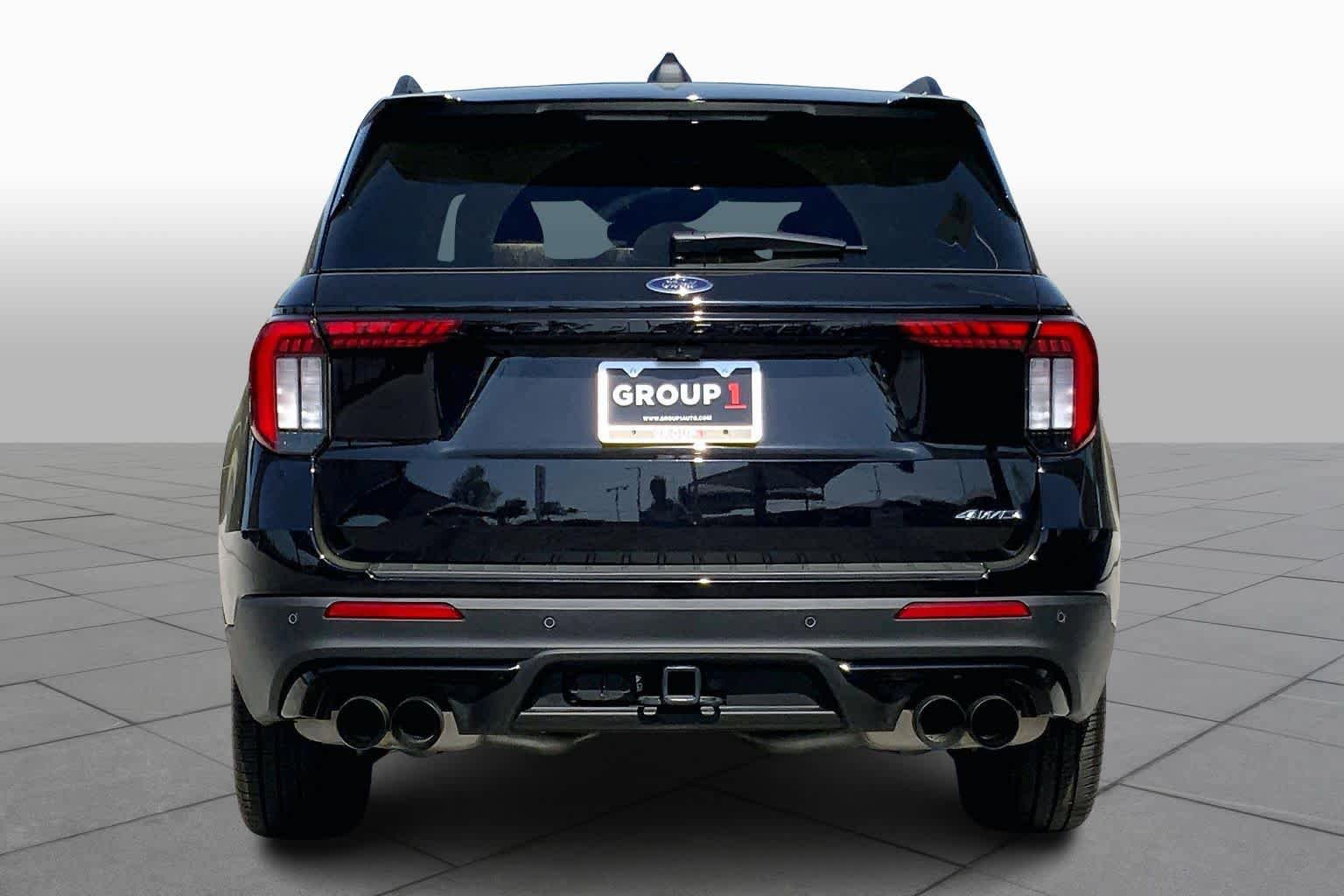 Used 2025 Ford Explorer ST-Line w/ ST-Line Street Pack image 5