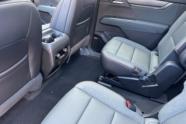 Used 2026 GMC Acadia AT4 AWD/4WD image 12