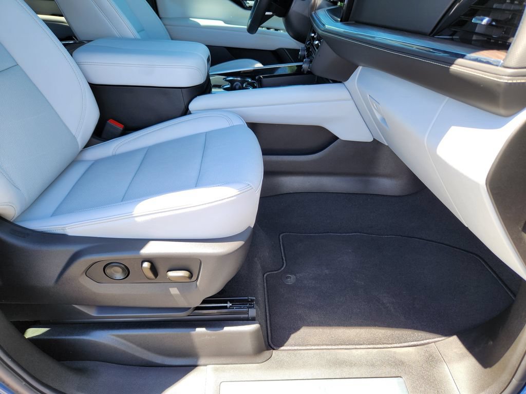 New 2026 Chevrolet Tahoe Premier AWD/4WD image 17