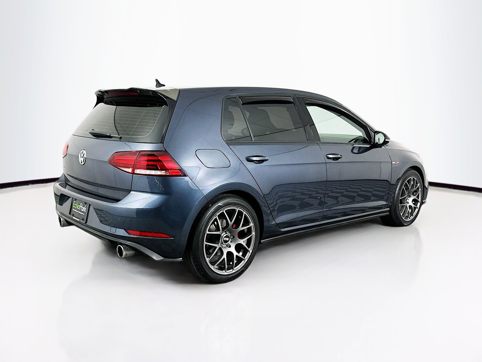 Used 2018 Volkswagen Golf S image 9