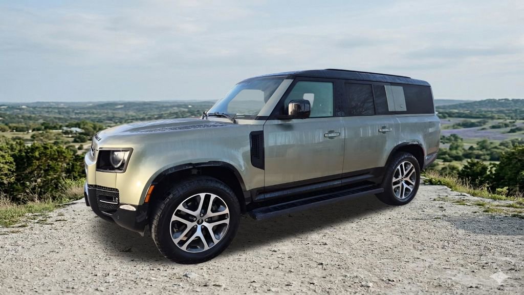 Used 2024 Land Rover Defender 130 X-Dynamic SE video 3