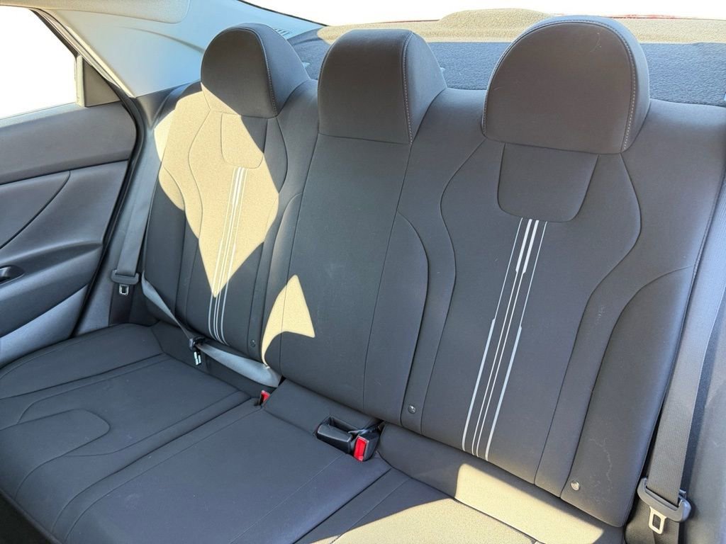 Used 2023 Hyundai Elantra SEL image 18