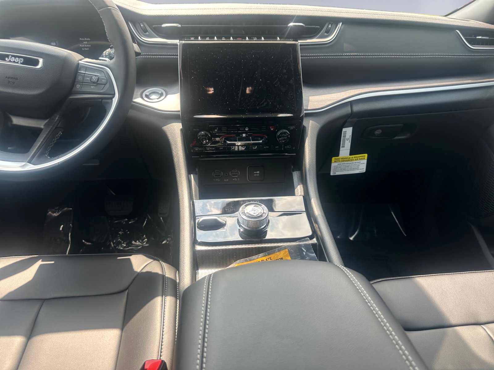 New 2025 Jeep Grand Cherokee Limited w/ Black Appearance Package image 10