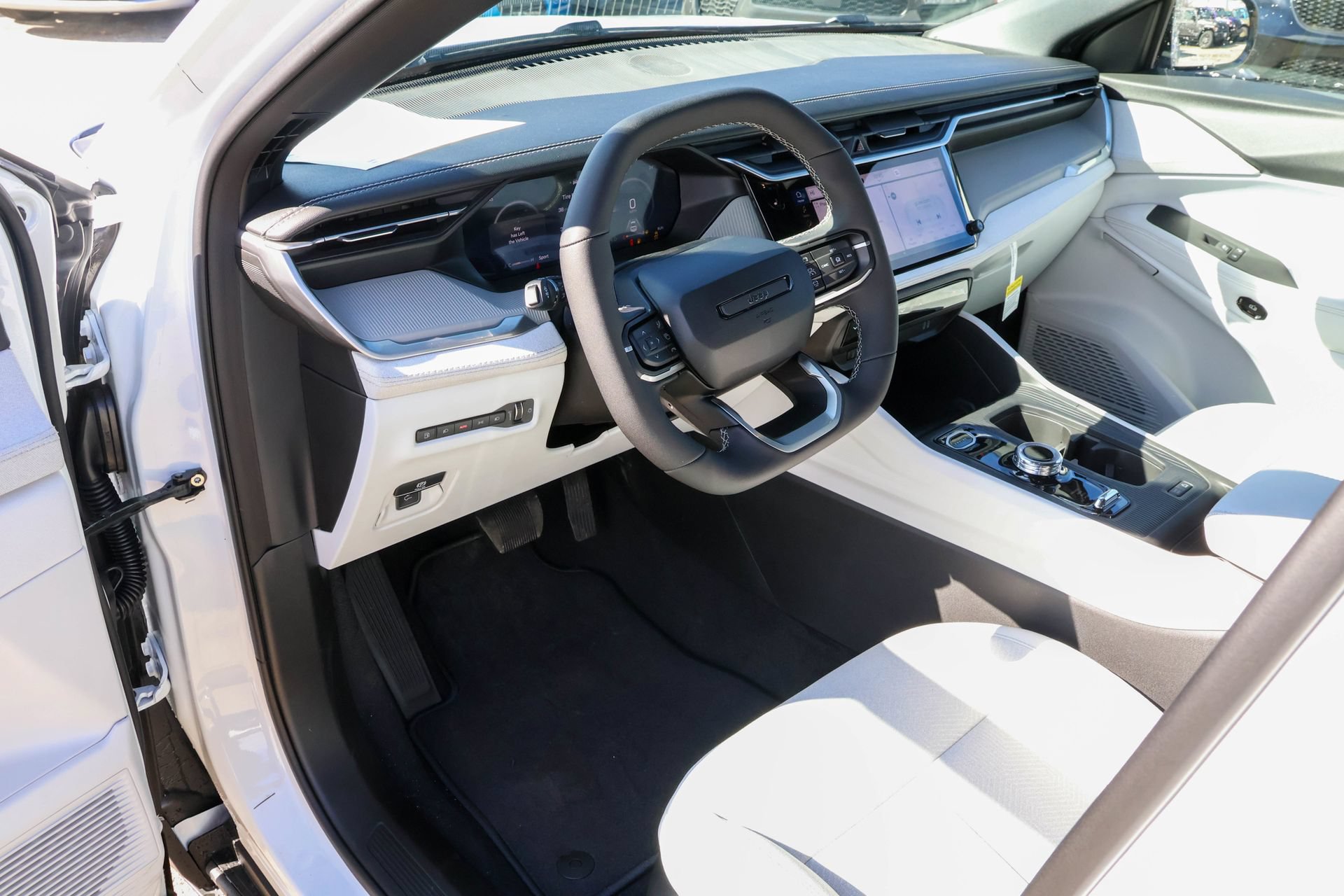 New 2026 Jeep Cherokee Laredo AWD/4WD image 4