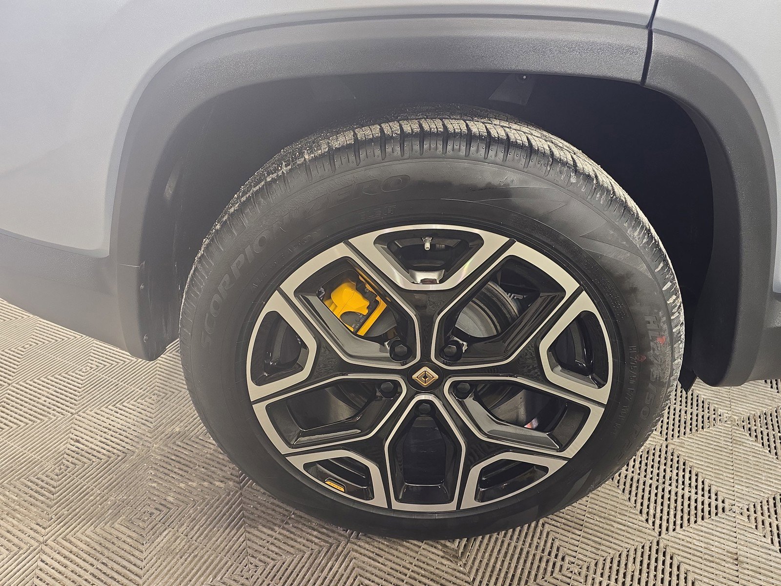 Used 2023 Rivian R1S Adventure AWD/4WD image 12
