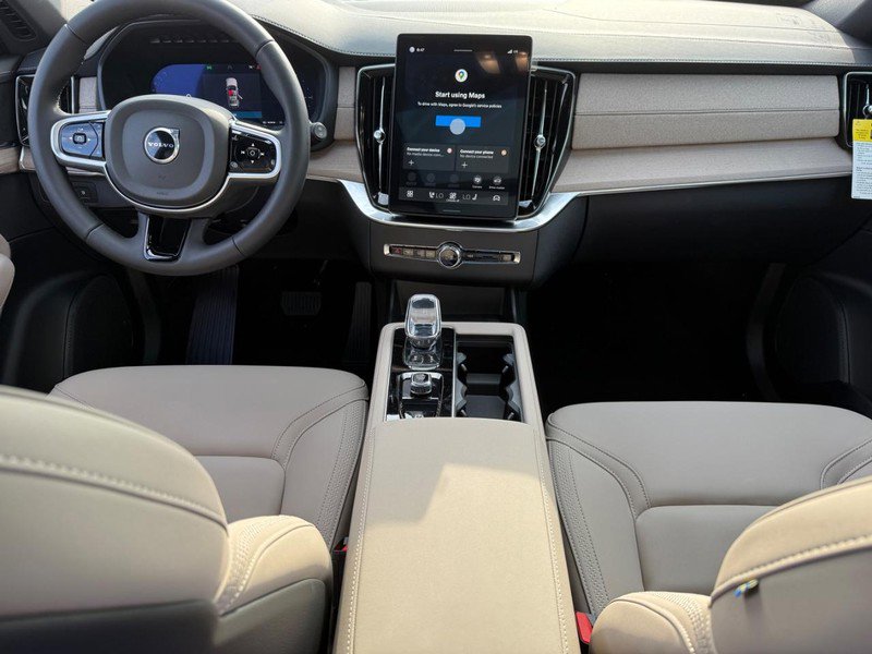 New 2026 Volvo XC90 T8 Plus w/ Protection Package image 6