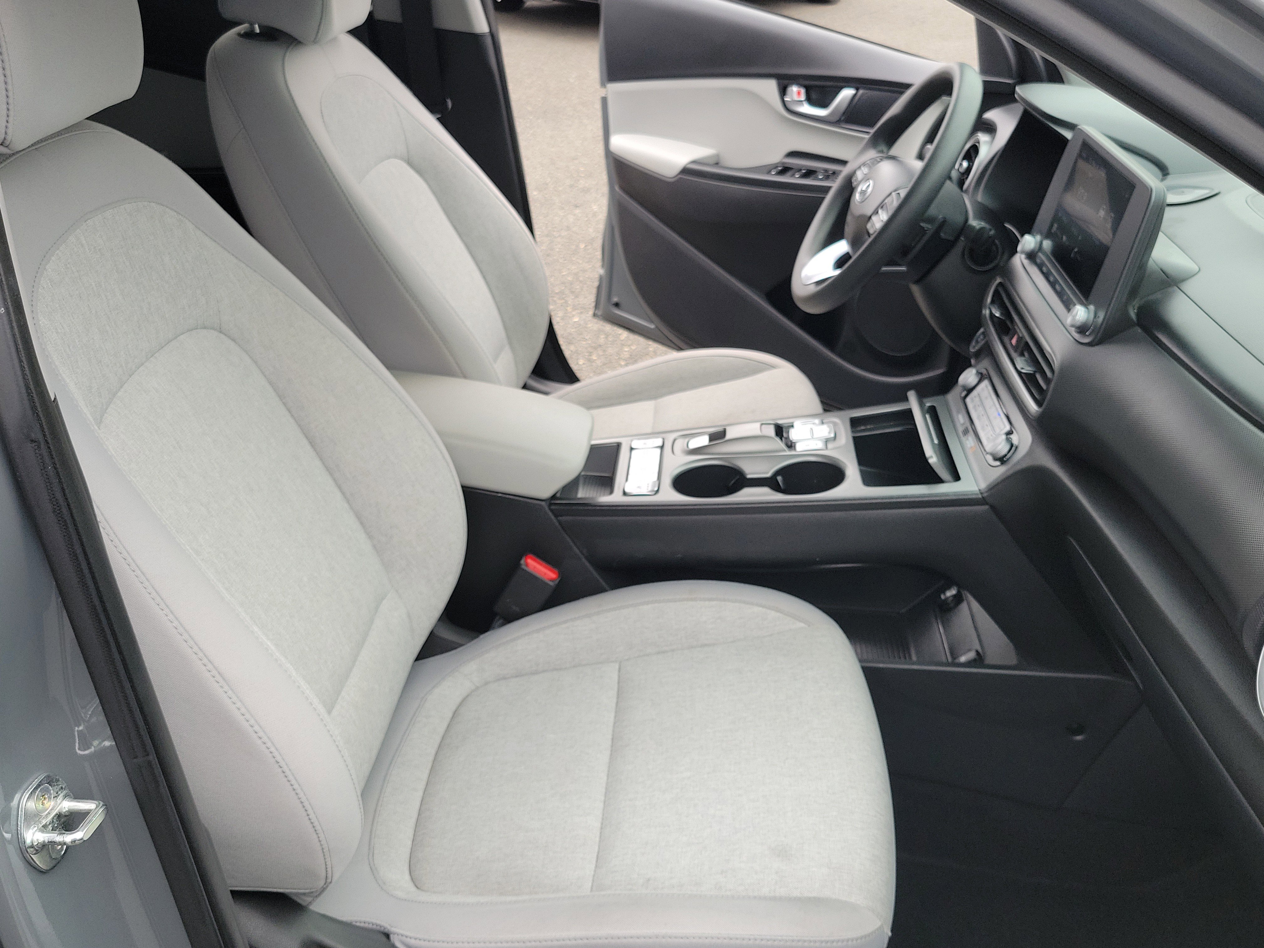 Used 2023 Hyundai Kona SE FWD image 22