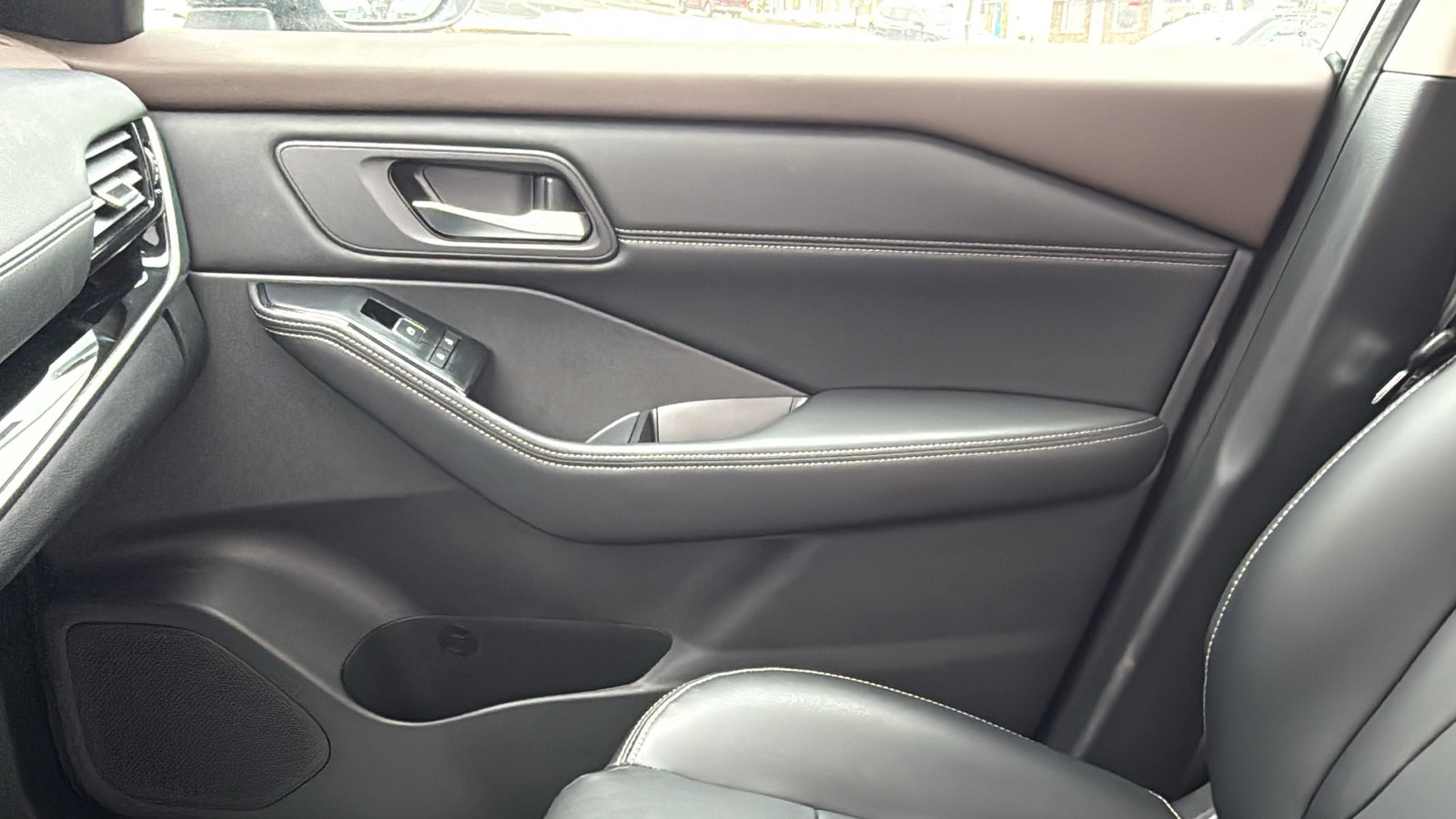 Certified 2022 Nissan Rogue SL w/ SL Premium Package image 19