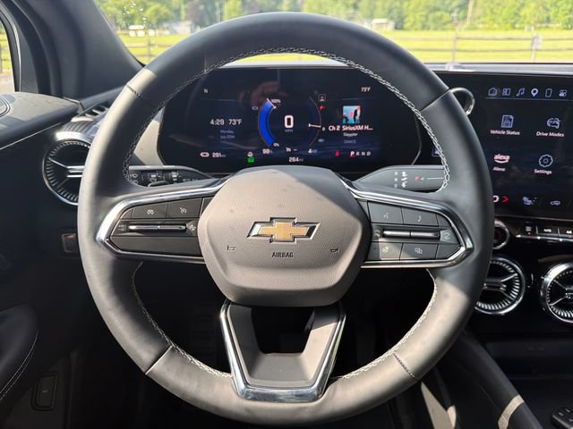 Used 2025 Chevrolet Blazer EV LT AWD/4WD image 14