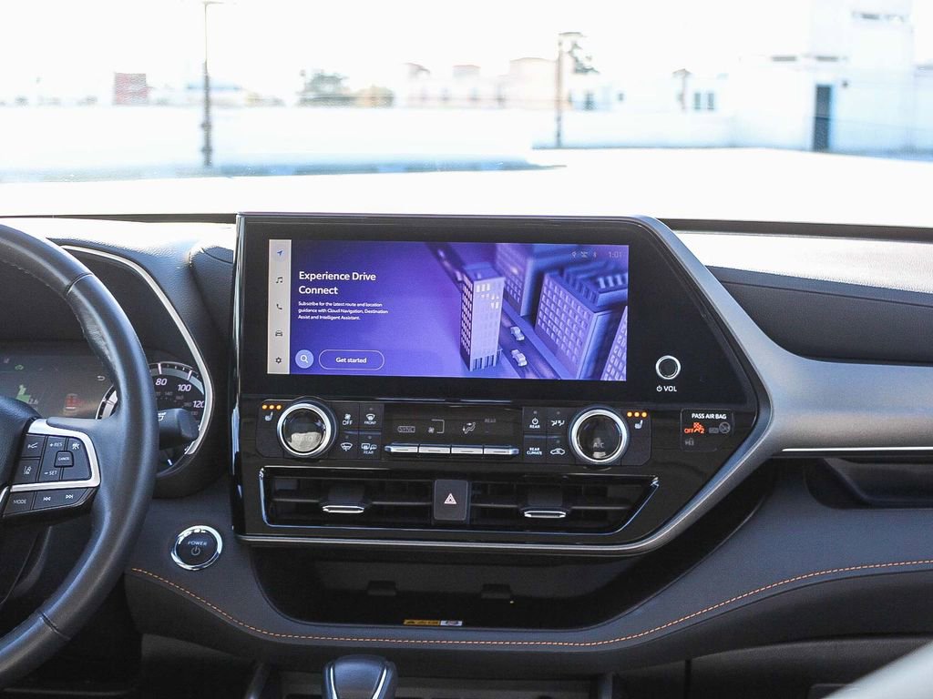 Used 2023 Toyota Highlander Bronze Edition image 14