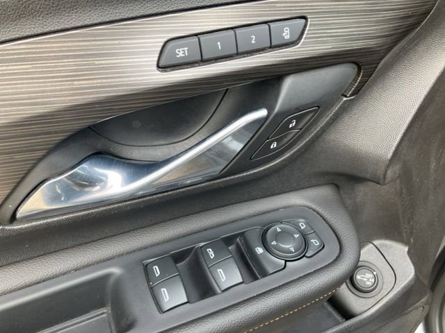 Used 2021 GMC Terrain SLT w/ Elevation Edition image 10