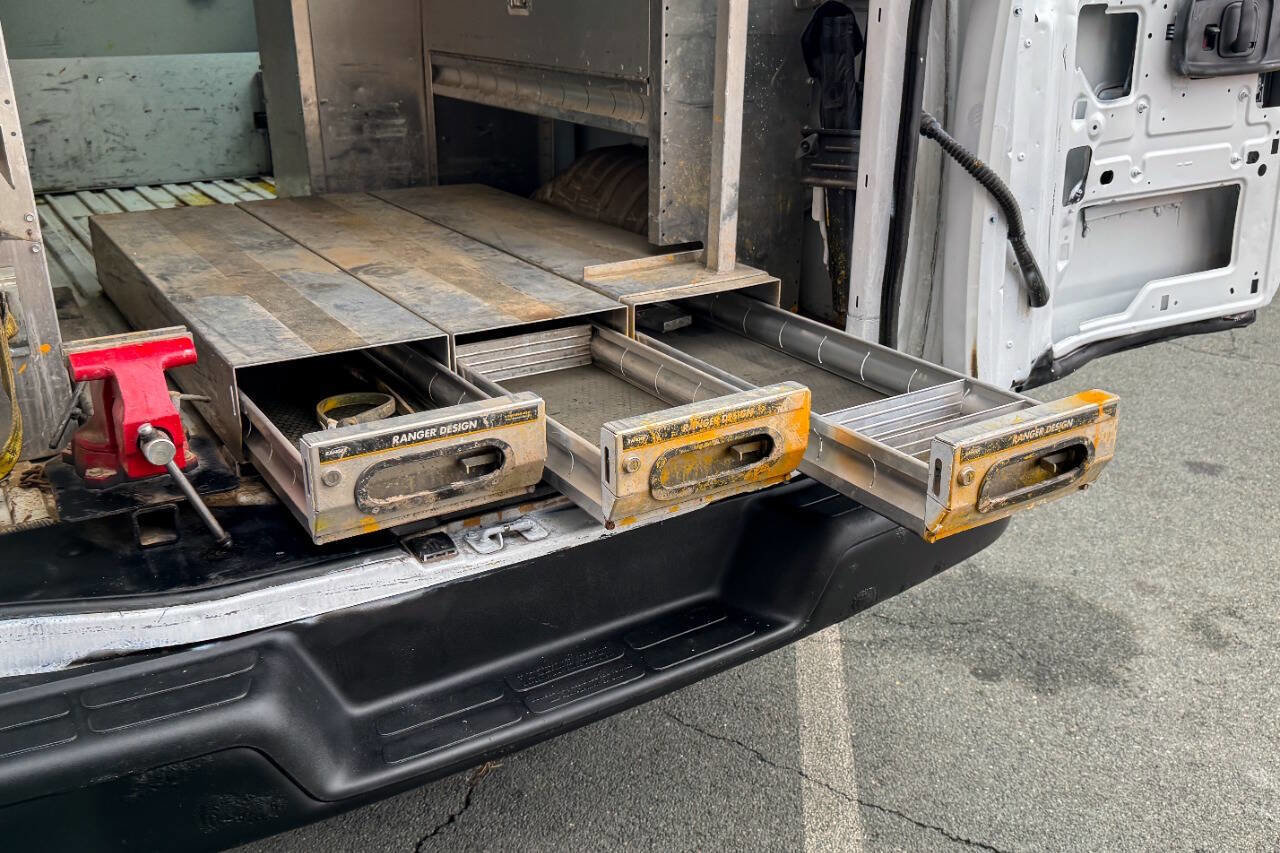 Used 2017 Chevrolet Express 2500 image 20