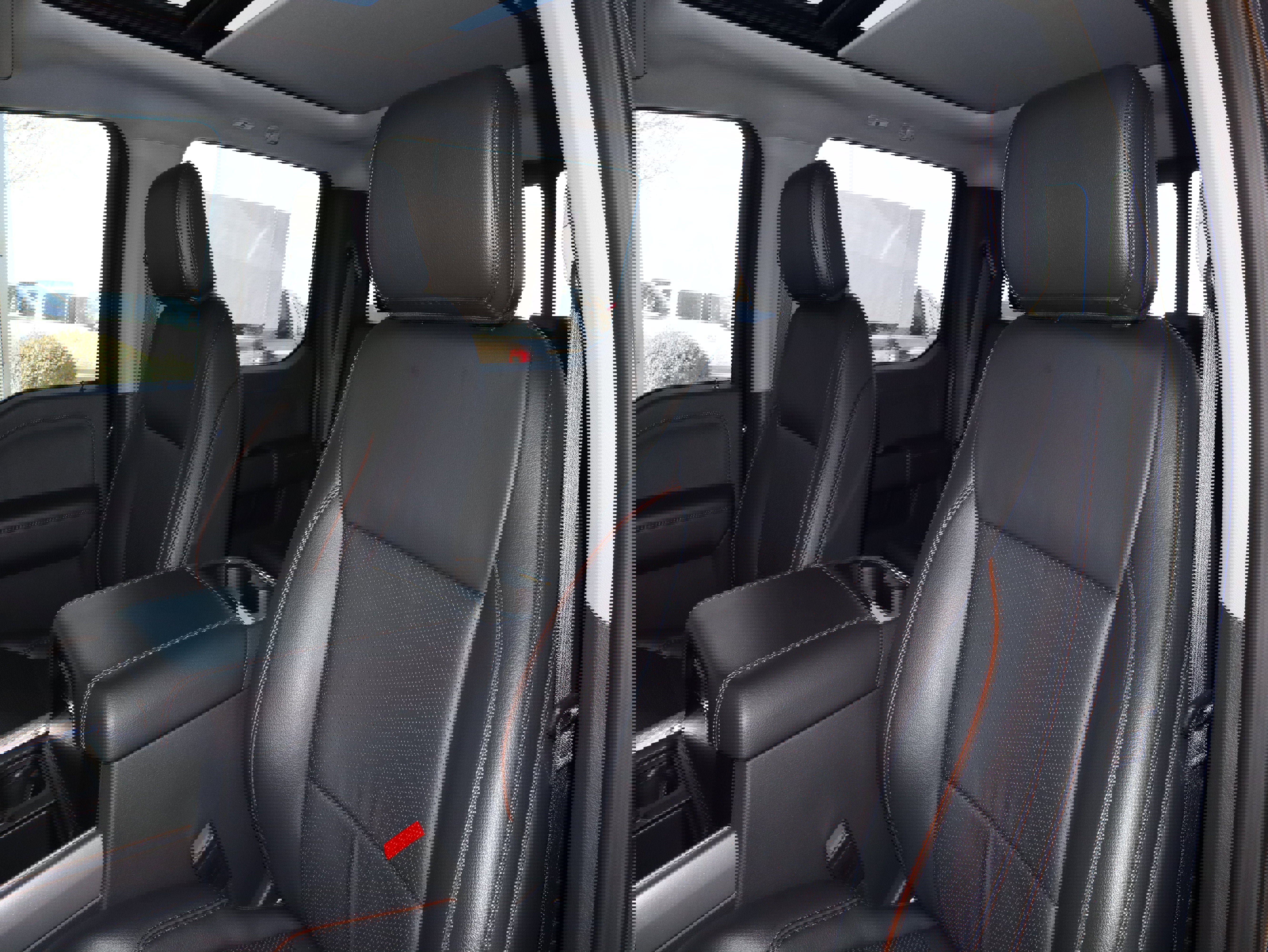 New 2025 Ford F250 Lariat w/ Black Appearance Package image 33