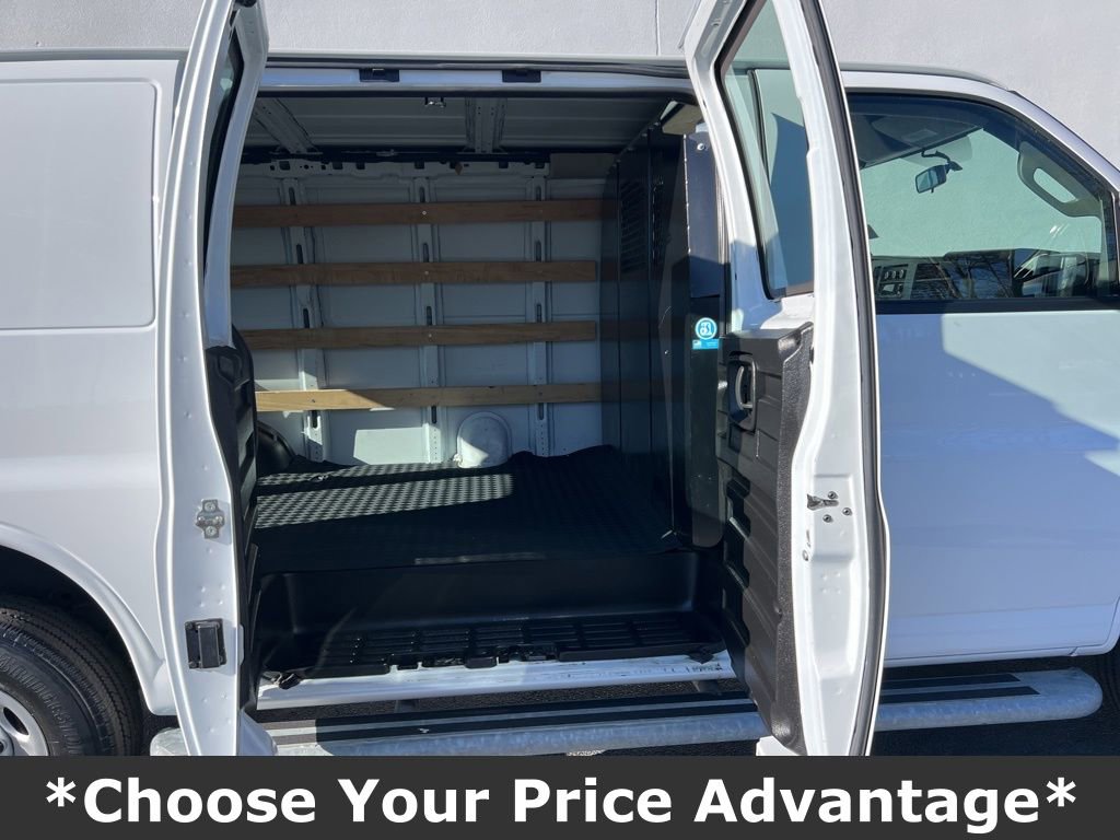 Used 2023 GMC Savana 2500 w/ Driver Convenience Package image 21