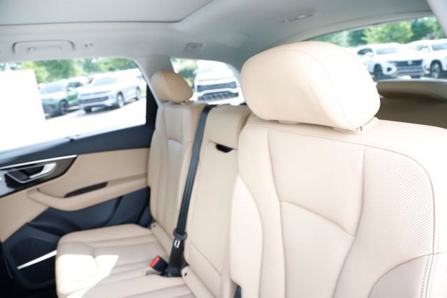 Used 2023 Audi Q7 3.0T Premium Plus w/ Premium Plus Package AWD/4WD image 16