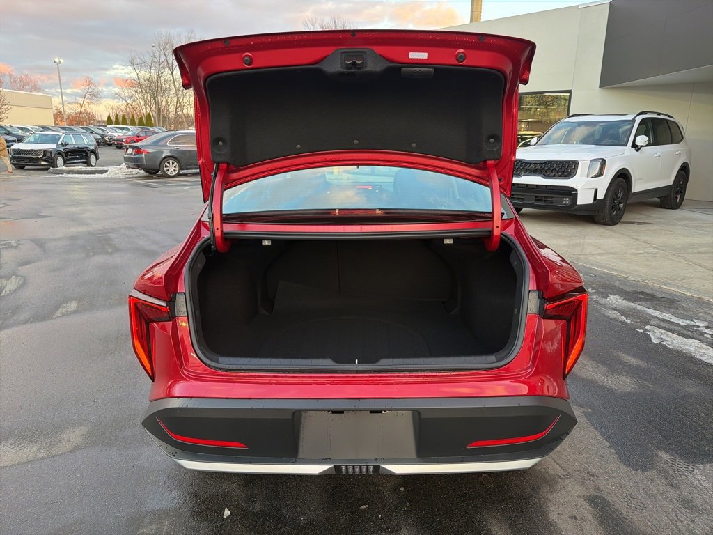 New 2025 Kia K4 LXS image 18