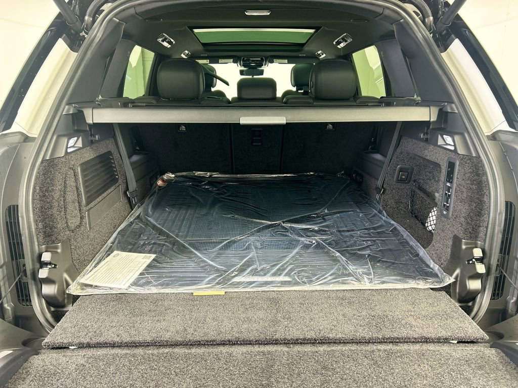 New 2026 Land Rover Range Rover Long Wheelbase SE image 28