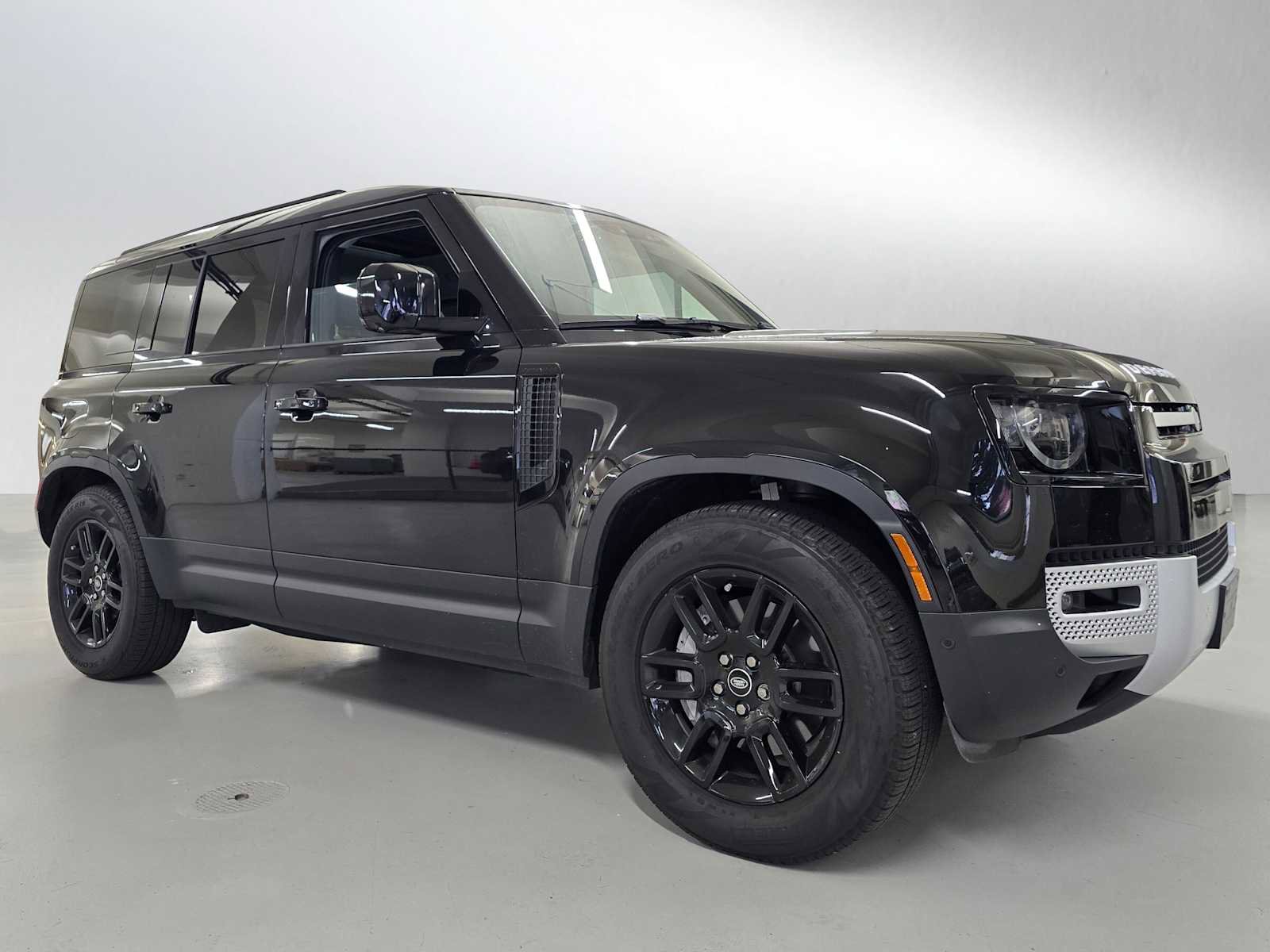 Used 2025 Land Rover Defender 110 S AWD/4WD image 6