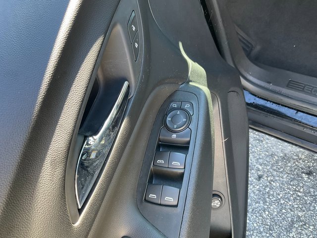 Used 2023 Chevrolet Equinox LT image 8