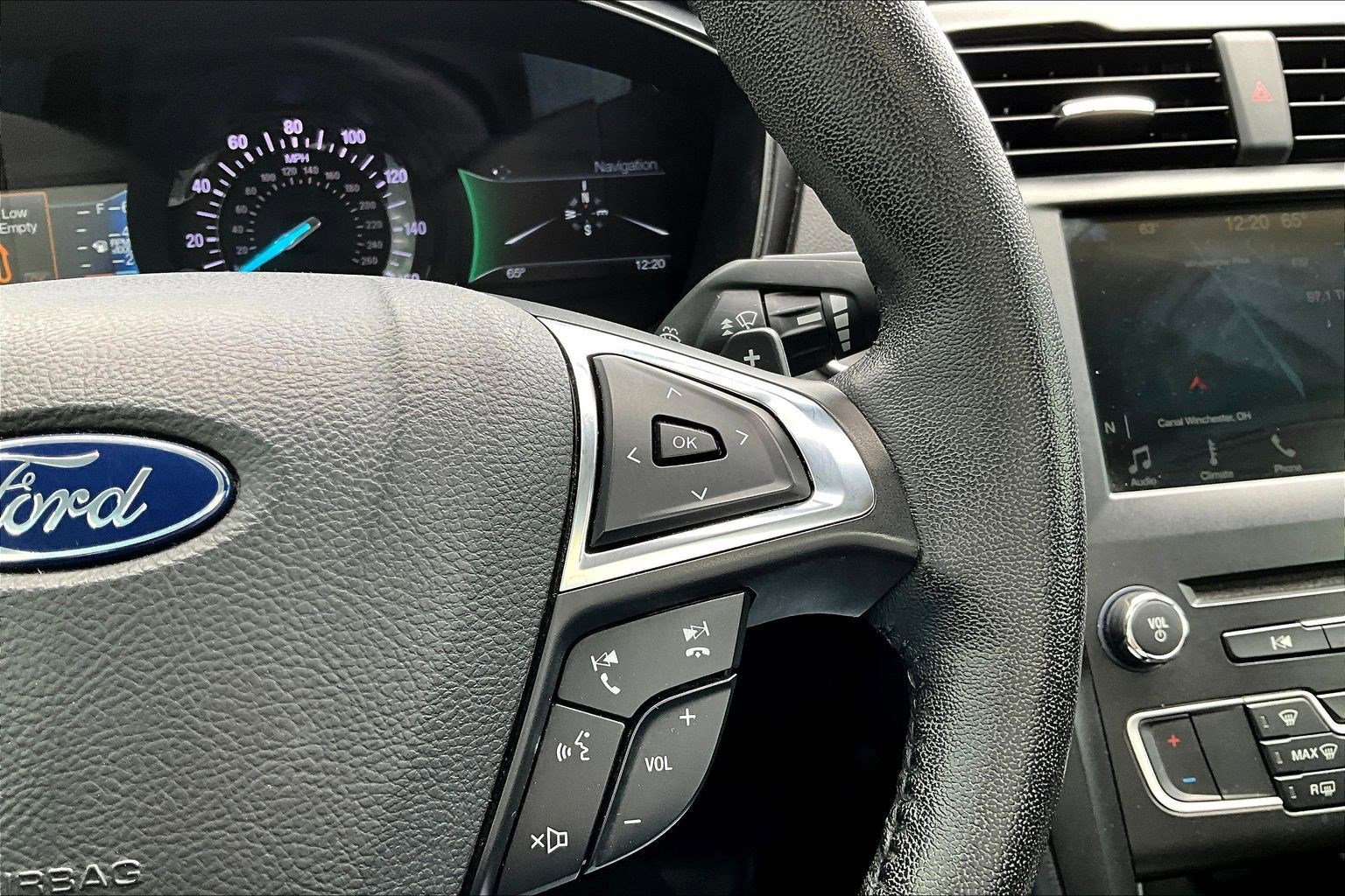 Used 2018 Ford Fusion SE w/ Equipment Group 201A FWD image 12