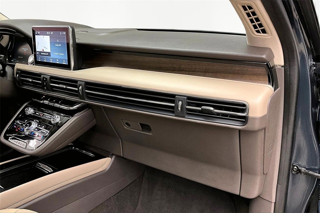 Used 2022 Lincoln Corsair Reserve w/ Equipment Group 201A image 17