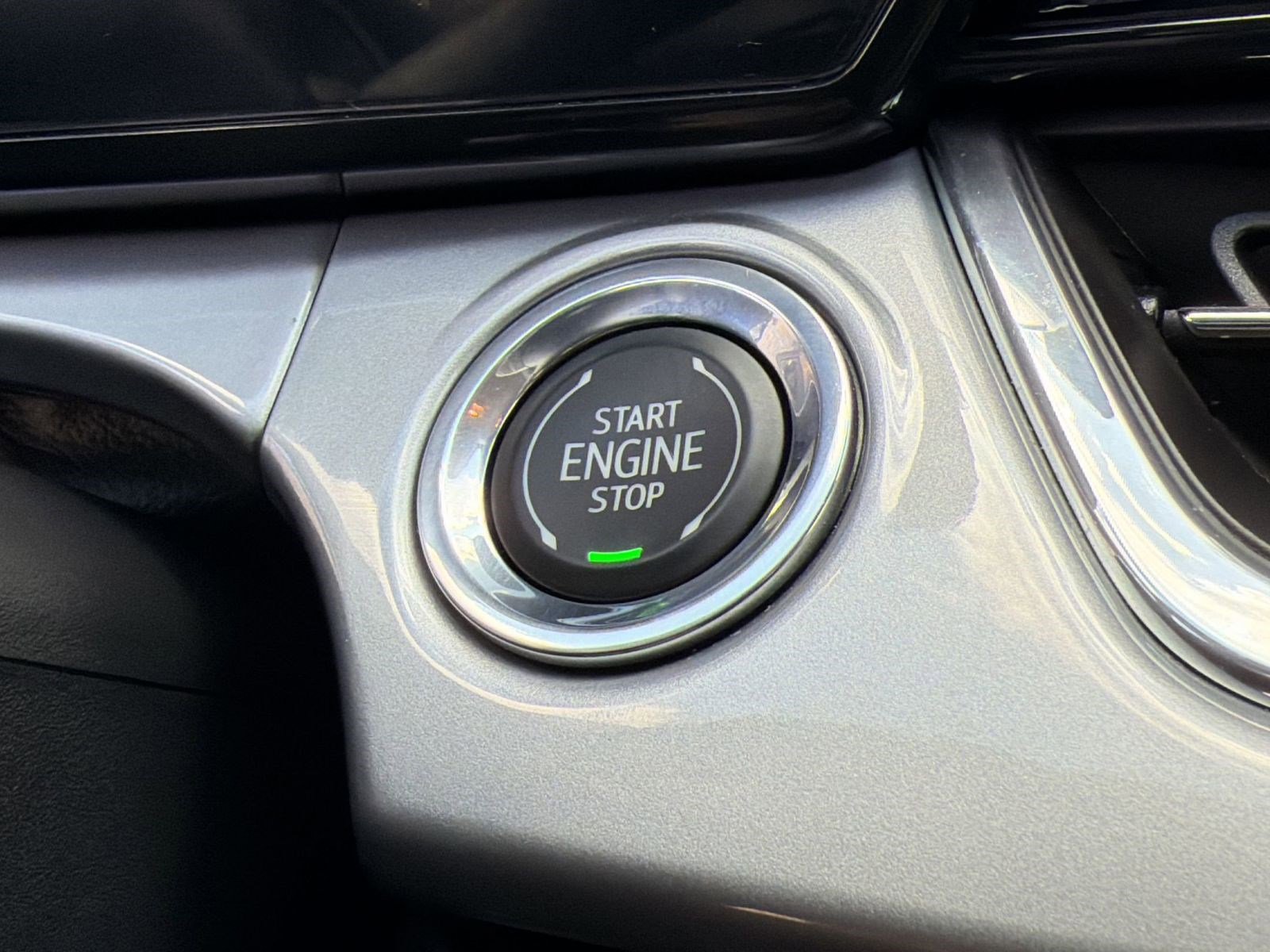 Certified 2025 Chevrolet Trax LT w/ Driver Confidence Package image 25