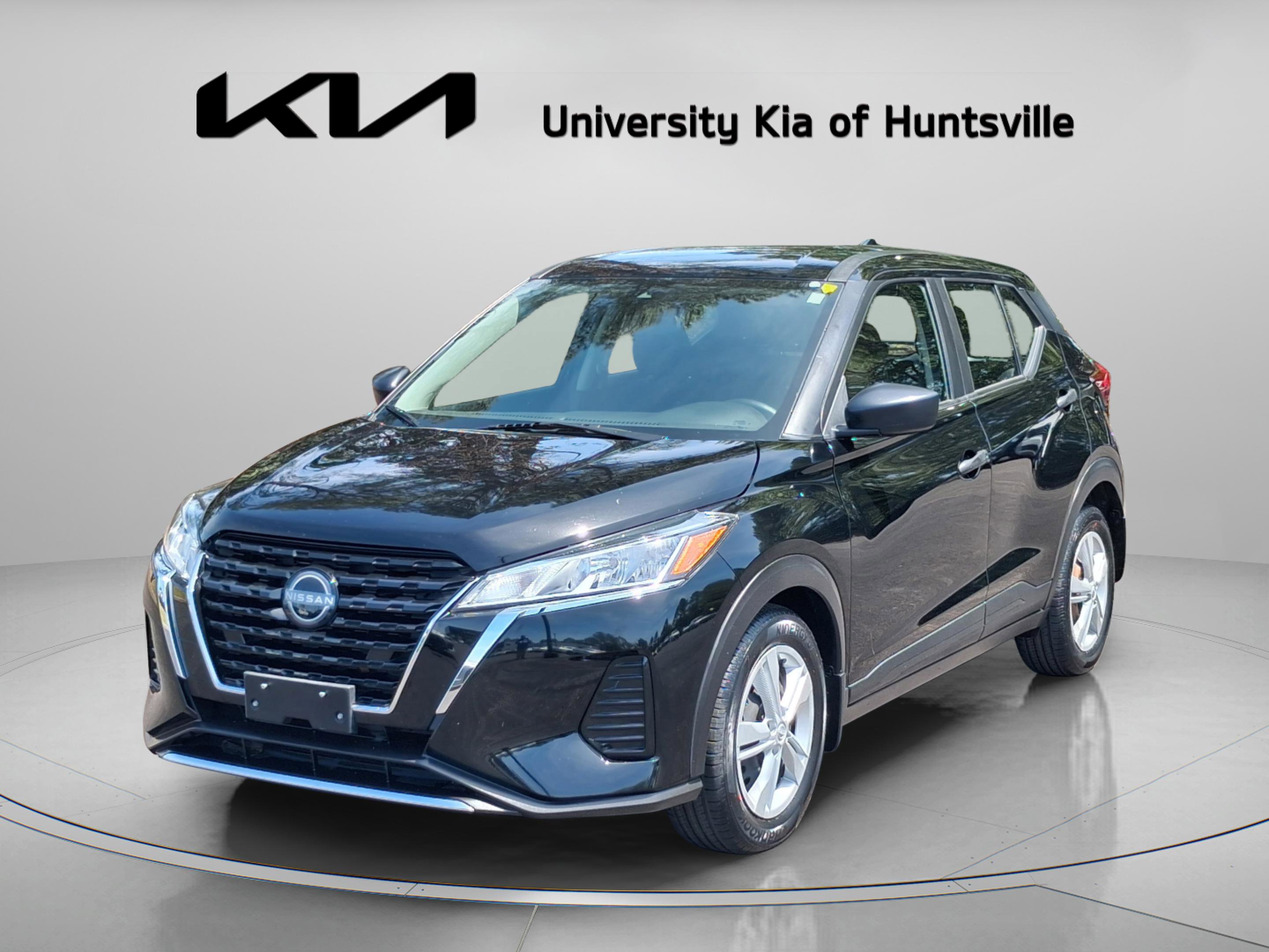 Used 2024 Nissan Kicks S image 3