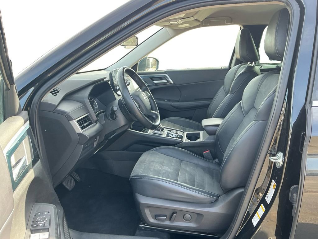 Used 2023 Mitsubishi Outlander SE image 14