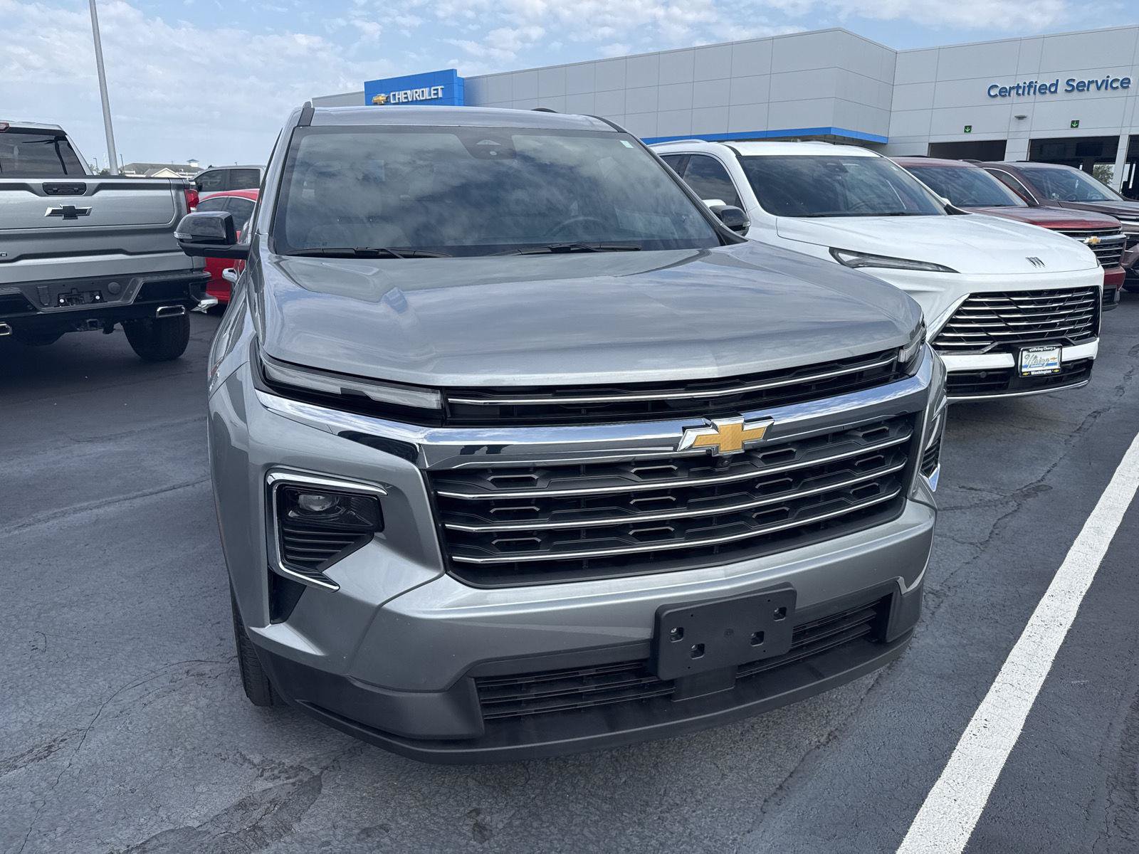 Used 2026 Chevrolet Traverse LT w/ Driver Confidence Package FWD image 6