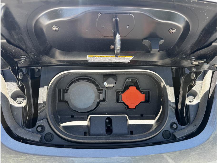 Used 2025 Nissan Leaf S FWD image 29