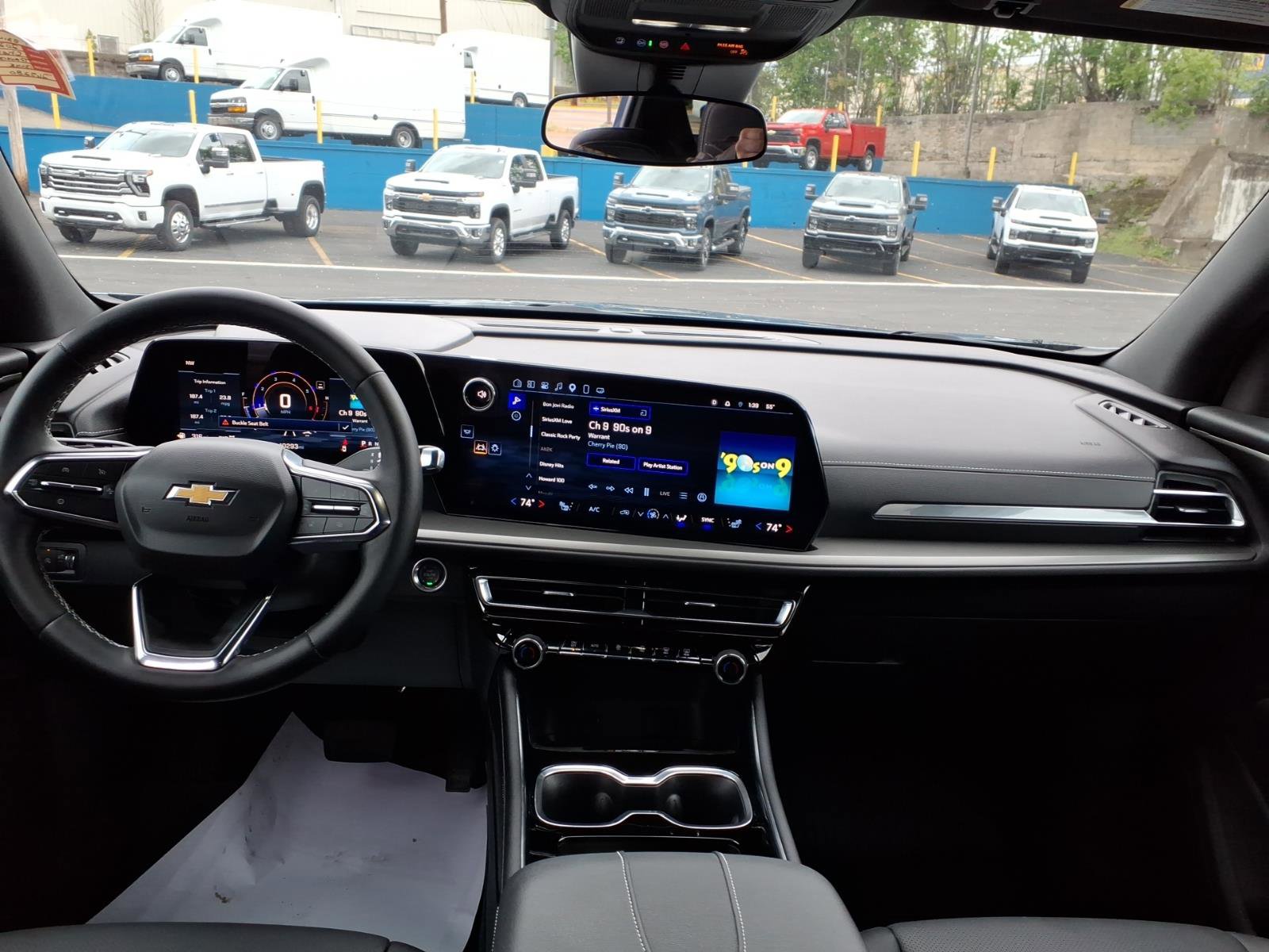 Used 2025 Chevrolet Traverse LT w/ Driver Confidence Package AWD/4WD image 14