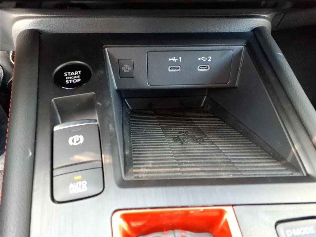 New 2026 Nissan Kicks SR image 13