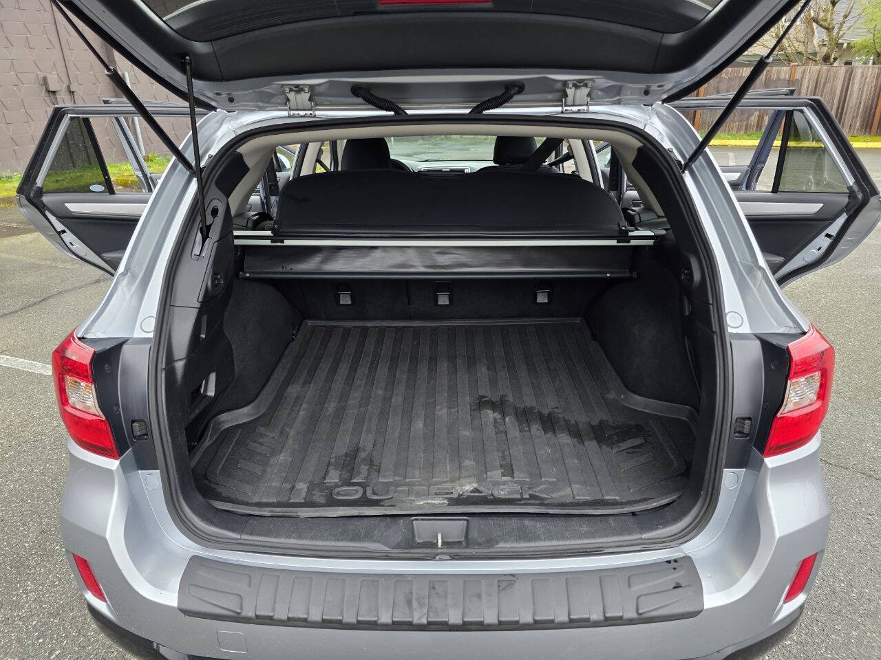 Used 2016 Subaru Outback 2.5i Premium AWD/4WD image 16