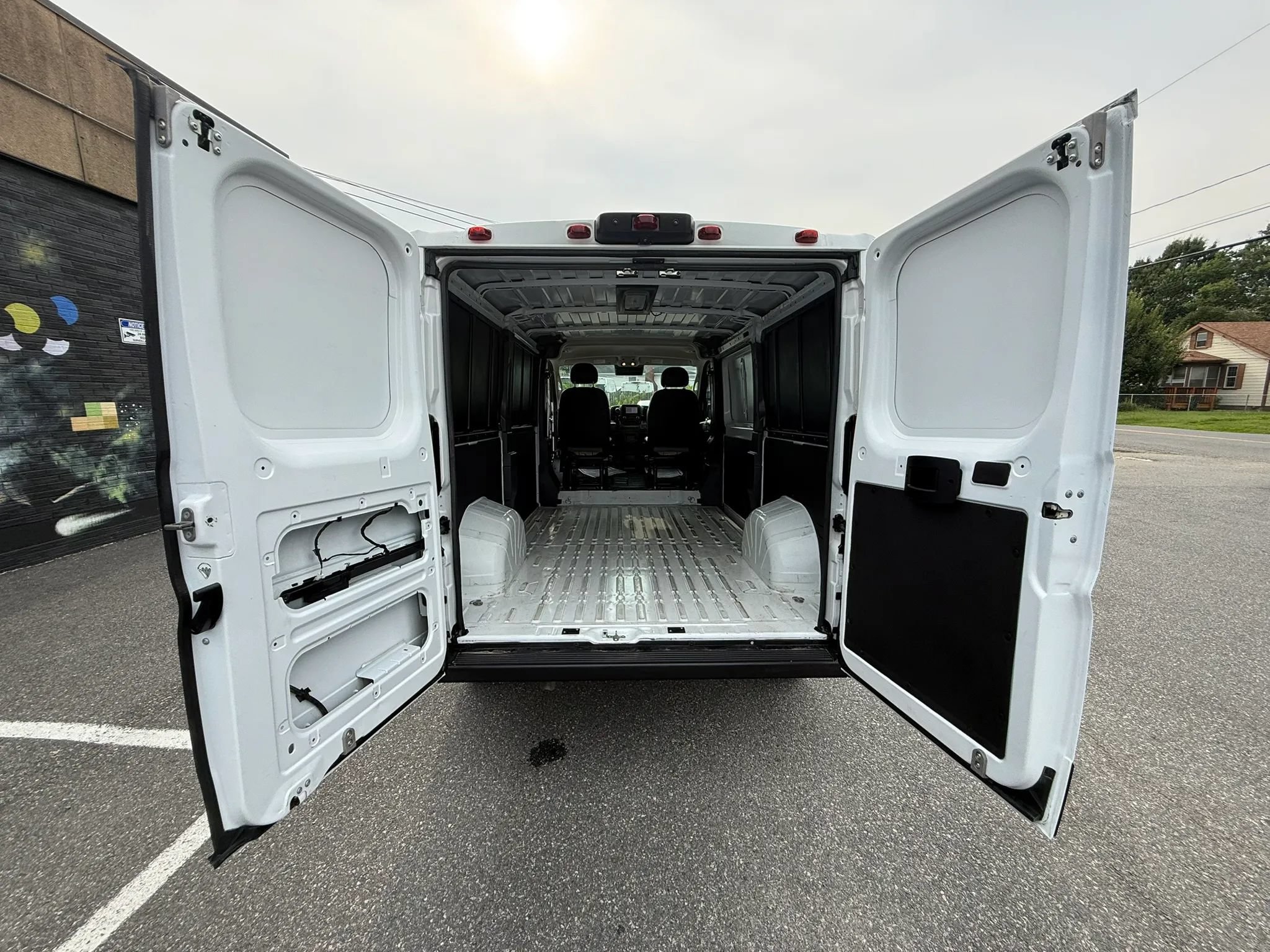 Used 2025 RAM ProMaster 2500 w/ Convenience Group FWD image 15