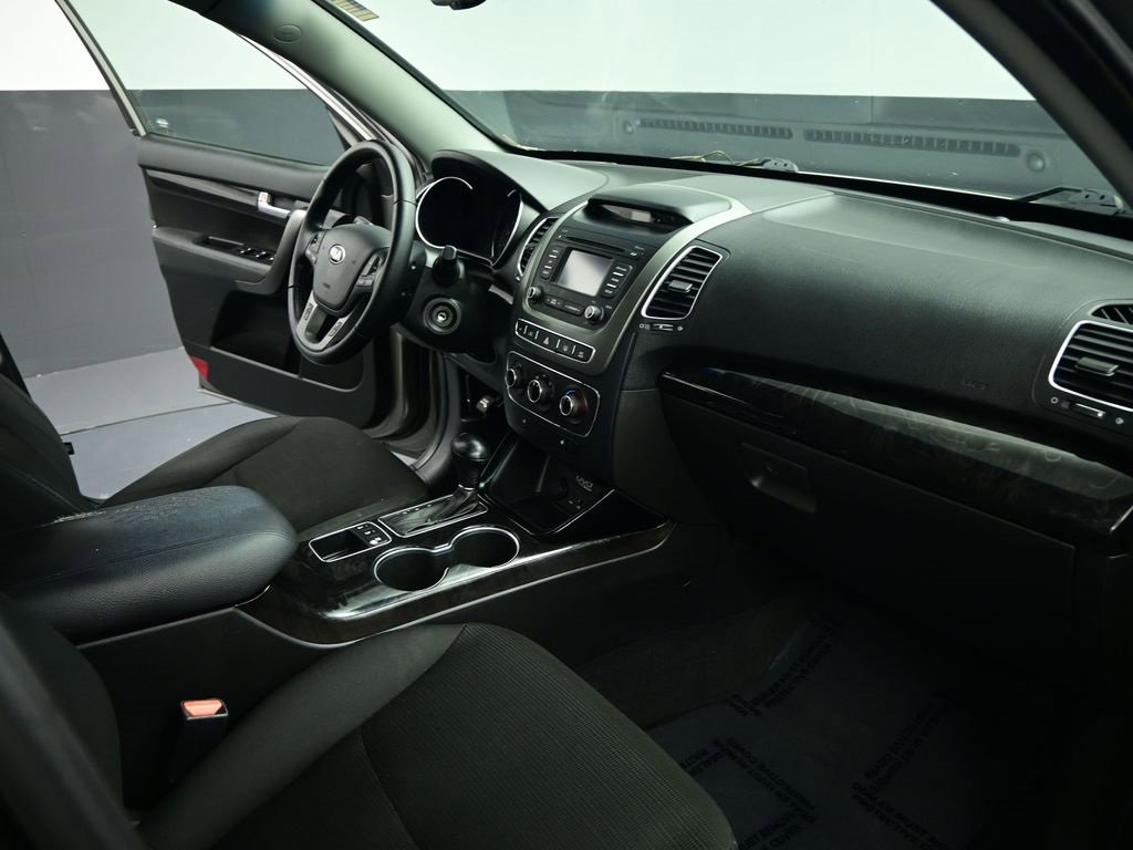 Used 2015 Kia Sorento LX image 26