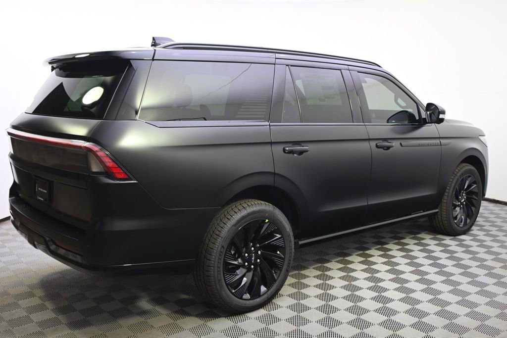 New 2026 Lincoln Navigator Reserve image 7