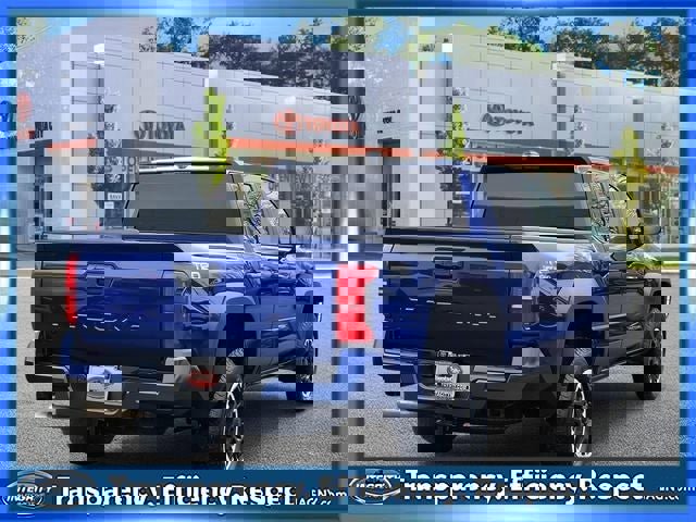 Used 2024 Toyota Tacoma TRD Off-Road image 6