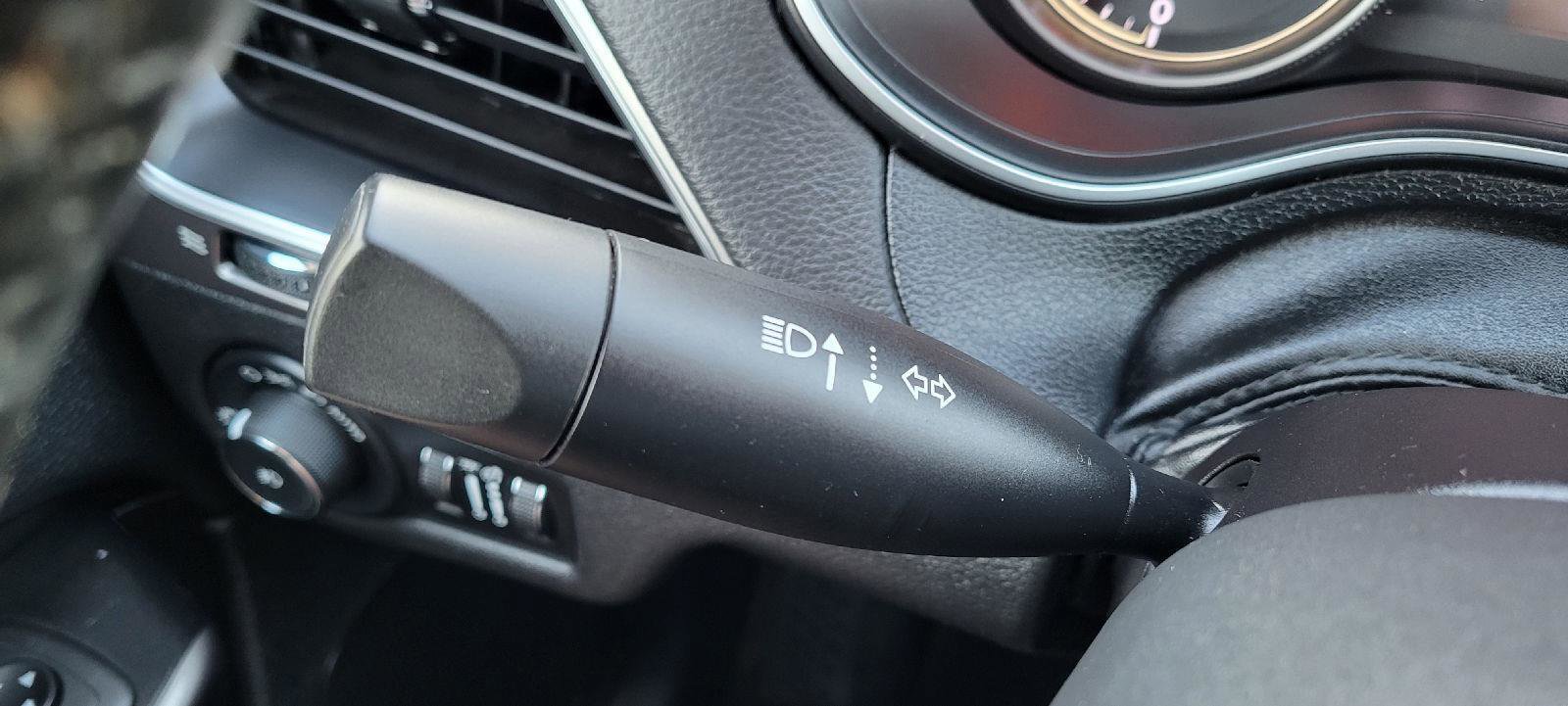 Used 2019 Jeep Cherokee Latitude Plus w/ Cold Weather Group image 14