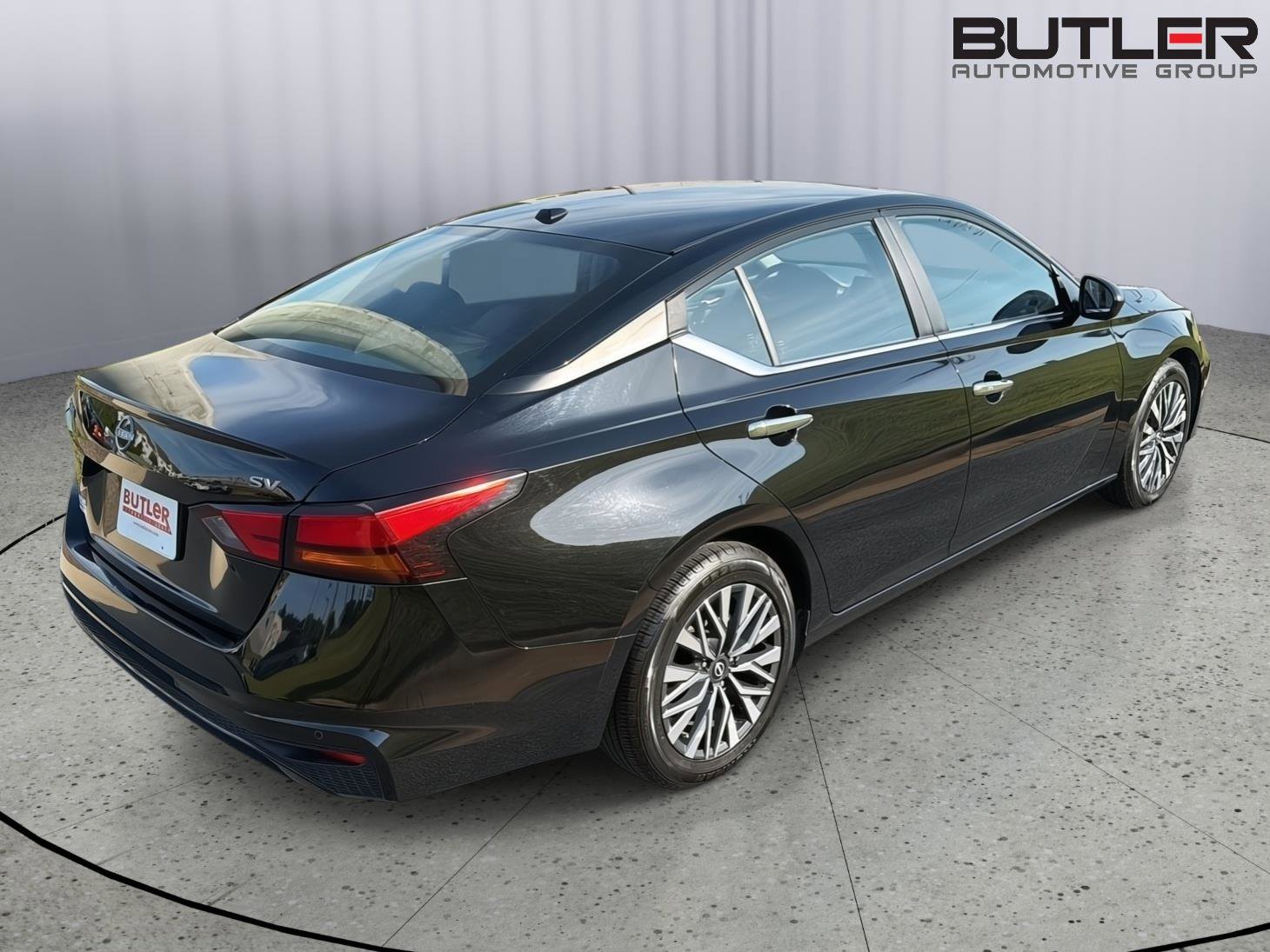 Used 2024 Nissan Altima 2.5 SV FWD image 6