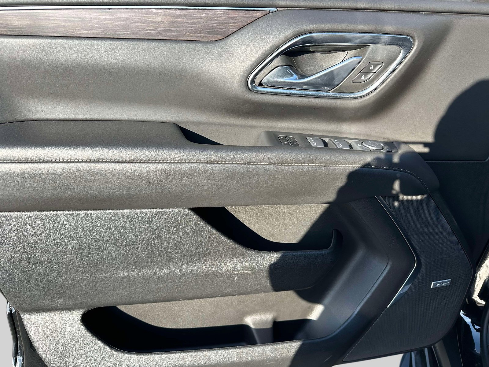 Used 2024 Chevrolet Suburban LT image 16