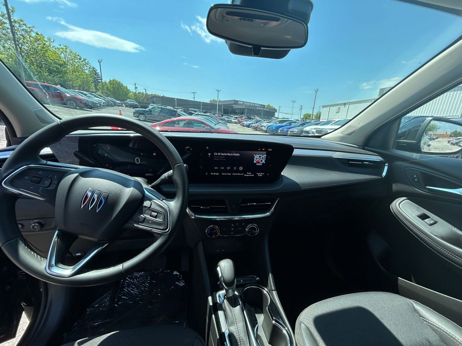 Used 2025 Buick Encore GX Preferred FWD image 28