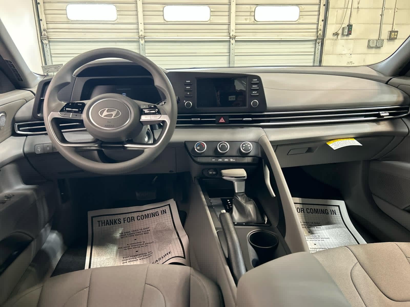 New 2026 Hyundai Elantra SE FWD image 4