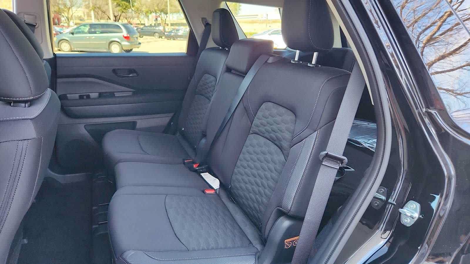 Used 2024 Nissan Pathfinder S FWD image 20